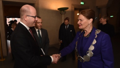 Předseda vlády Bohuslav Sobotka jednal s předsedkyní městské rady Stockholmu Evou-Louise Erlandsoon Slorach, 4. listopadu 2016.
