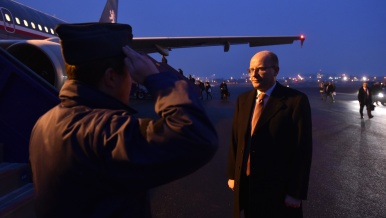 Předseda vlády Bohuslav Sobotka odletěl zvláštním letadlem ze Stockholmu do Prahy, 4. listopadu 2016.