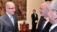 Premiér Bohuslav Sobotka se setkal s prezidentem Evropské investiční banky Wernerem Hoyerem