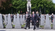 Premiér 11. května 2015 uctil památku vojáků Rudé armády padlých za osvobození Československa a obětem Pražského povstání. 