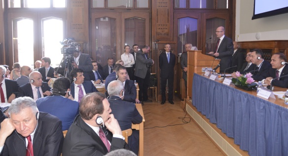 Předseda vlády Bohuslav Sobotka se v úterý 2. června 2015 zúčastnil Česko-arménského business fóra na Ministerstvu průmyslu a obchodu.