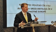Tomáš Prouza na tiskové konferenci ke Koncepci politiky ČR v EU, 27. dubna 2015.