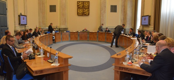 Před jednáním vlády s Asociací krajů ČR 15. září 2014.