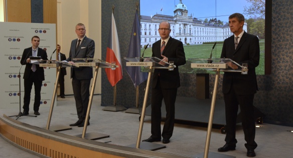 Tisková konference po jednání vlády 1. října 2014.