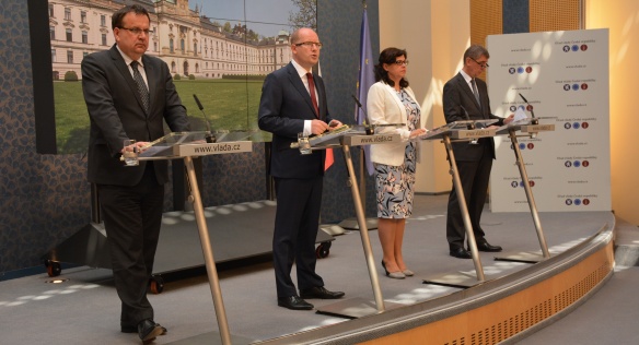 Tisková konference po jednání vlády 18. května 2015.