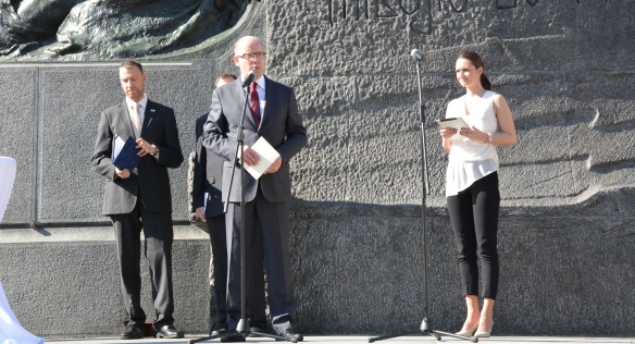 Předseda vlády Bohuslav Sobotka se v úterý 2. června 2015 zúčastnil slavnostního předání zrestaurovaného pomníku Mistra Jana Husa.