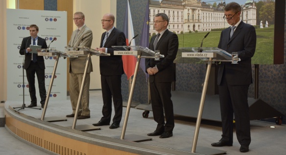 Tisková konference po jednání vlády 13. července 2015.