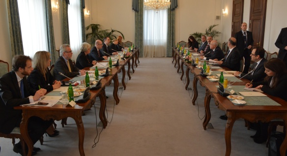 Premiér Bohuslav Sobotka se 26. ledna 2015 setkal ve Strakově akademii s předsedou Velkého národního shromáždění Turecké republiky Cemilem Çiçekem.