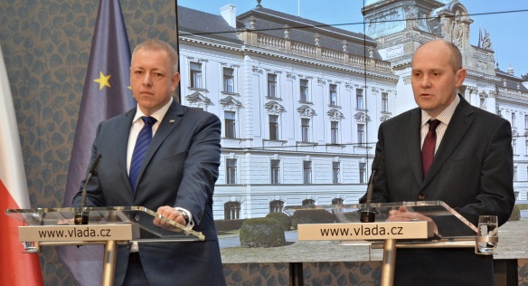 Tiskový brífink ministra vnitra Milana Chovance a náměstka pro státní službu Josefa Postráneckého, 28. ledna 2015.