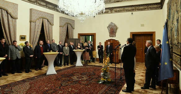 V předvečer zahájení konference Agrarismus ve střední a východní Evropě 19. a 20. století se účastníci sešli v Hrzánském paláci, 23. října 2013.