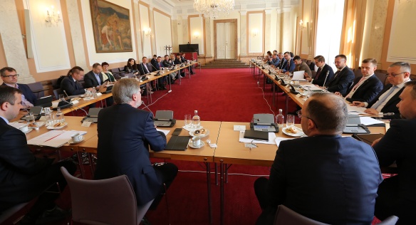 Úvodní jednání Národní ekonomické rady vlády sloužilo k představení členů a nastavení základních témat, 22. června 2022.