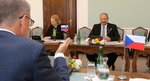 Premiér Andrej Babiš přijal předsedu Národní rady Slovinska Alojze Kovšcu, 24. dubna 2019.