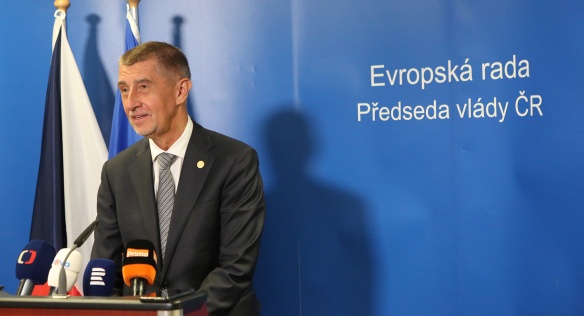 Premiér Andrej Babiš seznamuje novináře na tiskové konferenci s výsledky jednání lídrů Evropské unie, 28. května 2019.