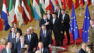 Příprava na společné focení představitelů 27 členských států EU před jednáním Evropské rady, 14. prosince 2017.