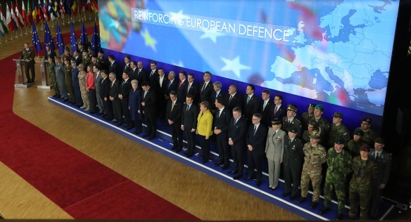Společné foto představitelů 27 členských států EU, 14. prosince 2017.