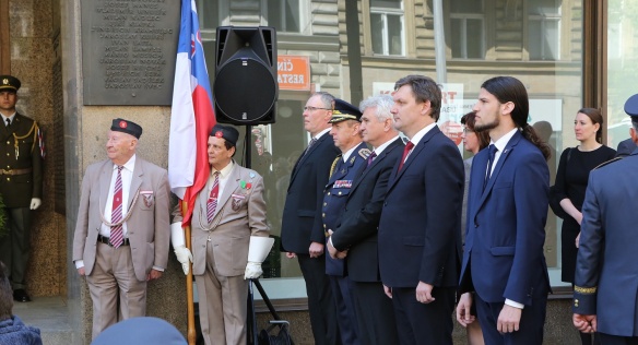 Vedoucí Úřadu vlády Radek Augustin uctil 5. května 2018 před budovou Českého rozhlasu památku padlých.