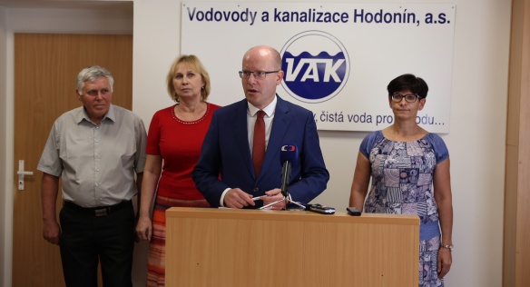Předseda vlády Bohuslav Sobotka jednal ve firmě Vodovody a kanalizace Hodonín, 20. července 2017.
