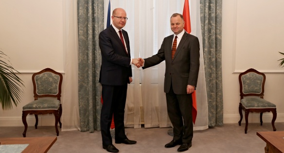 Premiér Bohuslav Sobotka se 30. května 2016 ve Strakově akademii setkal s předsedou norského parlamentu Olemicem Thommessenem.