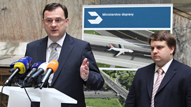 Premiér Petr Nečas: Ve čtvrtek budou nasazeny stovky náhradních autobusů