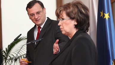 Tiskový brífink premiéra Petra Nečase po jednání s ministryní Ludmilou Müllerovou, 28. března 2013