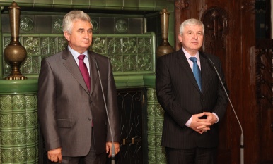 Tisková konference po setkání předsedy Senátu Milana Štěcha s premiérem Jiřím Rusnokem, 12. srpna 2013
