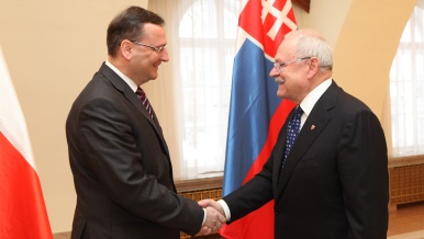 Předseda vlády Petr Nečas se v úterý 11. prosince 2012 setkal při pracovním obědě s prezidentem Slovenské republiky Ivanem Gašparovičem 