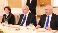 Předseda vlády Petr Nečas se v úterý 11. prosince 2012 setkal při pracovním obědě s prezidentem Slovenské republiky Ivanem Gašparovičem