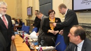 Ministr obrany Pecina, premiér Rusnok, ministr zdravotnictví Holcát a ministr vnitra Picek na tiskové konferenci po jednání vlády 20. listopadu 2013.