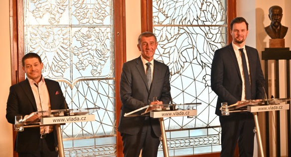 Premiér Andrej Babiš na tiskové konferenci k návrhu opatření na zlevnění cen mobilních operátorů.