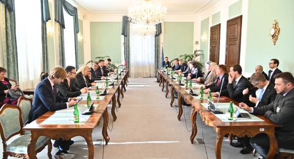 Premiér se setkal se zástupci profesních komor, 4. března 2019.