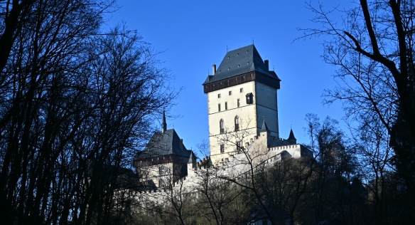 Premiér Babiš slavnostně zahájil obnovu části hradu Karlštejn, 5. března 2020.