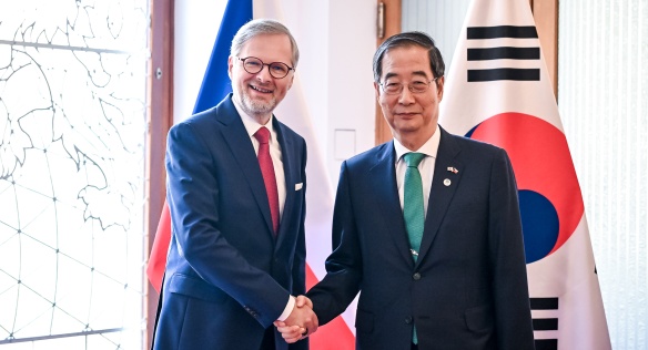 Prime Minister Petr Fiala held talks with his South Korean counterpart Han Duck Soo, 12 September 2023.