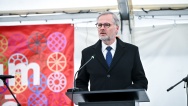 Premiér Petr Fiala při projevu na slavnostním otevření nového Památníku holokaustu Romů a Sintů v Letech u Písku, 23. dubna 2024.