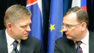 Slovenský premiér Robert Fico a český premiér Petr Nečas na zahájení energetického fóra (Foto: ČTK)