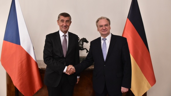 Andrej Babiš se v Hrzánském paláci setkal s ministerským předsedou Saska-Anhaltska Reinerem Haseloffem, 8. října 2018.