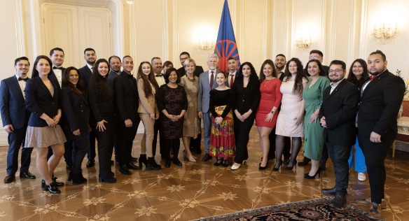 Prezidentský pár se na Pražském hradě setkal s vládní zmocněnkyní pro záležitosti romské menšiny a romskými studenty a studentkami, 13. dubna 2023.
