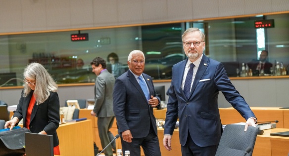 Premiér Petr Fiala se chystá na zahájení březnového summitu lídrů evropské sedmadvacítky v Bruselu, 23. března 2023.