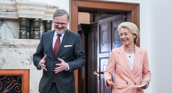 Premiér Petr Fiala přijal v Kramářově vile předsedkyni Evropské komise Ursulu von der Leyenovou, 2. května 2023.