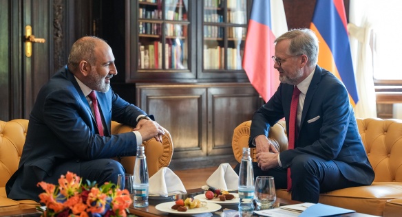 Premiér Petr Fiala se setkal se svým arménským protějškem Nikolem Pašinjanem, 4. května 2023.