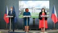 Premiér Andrej Babiš během videokonferenčního jednání vlády o kurzarbeitu, 25. září 2020.