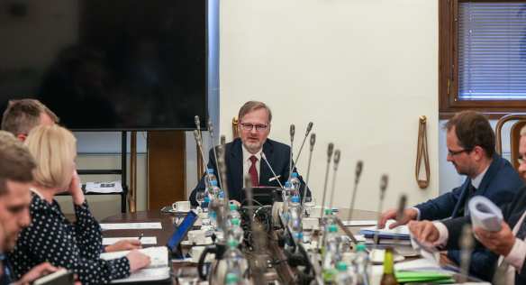 Premiér Petr Fiala během jednání vlády v Poslanecké sněmovně, 6. září 2023.