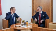 Společná fotografie českého premiéra Petra Fialy a polského premiéra Donalda Tuska před začátkem jednání, 27. února 2024.
