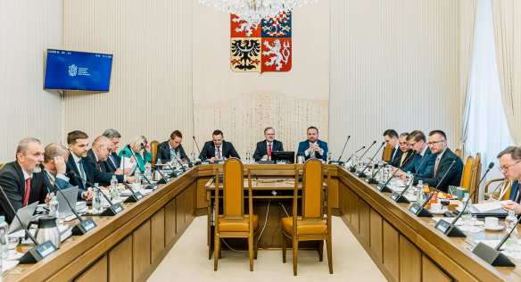 Jednání vlády netradičně proběhlo v Poslanecké sněmovně, 17. května 2023.