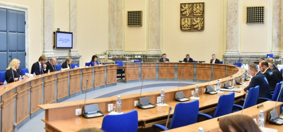 První jednání nové vlády Andreje Babiše 27. června 2018 ve Strakově akademii.