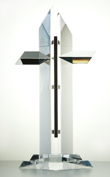 Křišťálový kříž pro papeže Benedikta XVI.