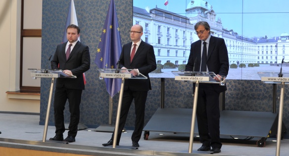Tisková konference po jednání vlády 16. března 2015.