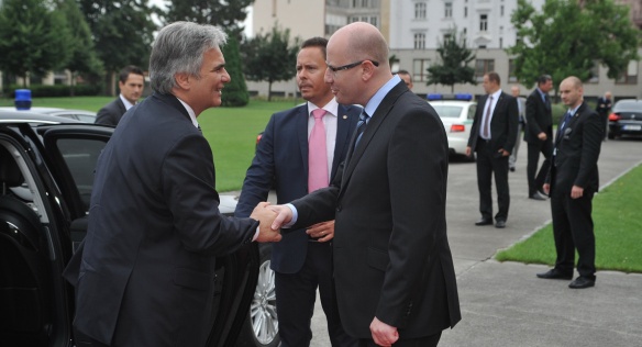 Předseda vlády Bohuslav Sobotka se ve čtvrtek 31. července 2014 setkal se spolkovým kancléřem Rakouska Wernerem Faymannem.