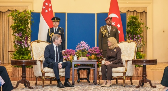 Premiér Petr Fiala v Singapuru jednal s tamní prezidentkou Halimah Yacob, 20. dubna 2023.