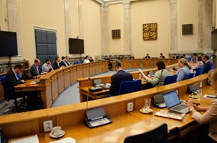 Společné jednání Výboru pro EU na pracovní úrovni a Výboru pro EU při Radě vlády pro NNO, 31. 5. 2022.   FOTO: Mikuláš Karpeta pro NeoN a Glopolis.