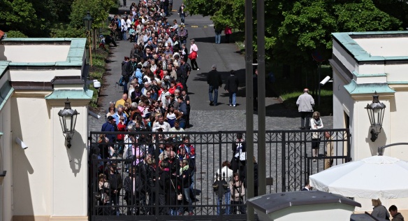 Vila Karla Kramáře se 8. května 2014 otevřela veřejnosti, přišlo přes dva tisíce návštěvníků